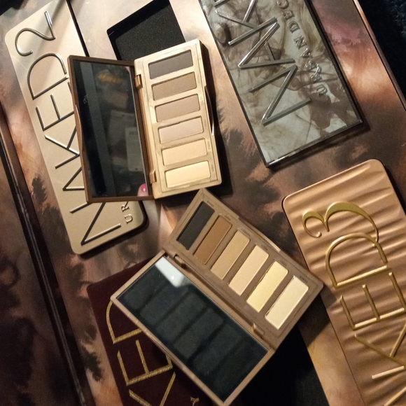 URBAN DECAY NAKED NUMBER ONE EYESHADOW VAULT - Picture 11 of 13